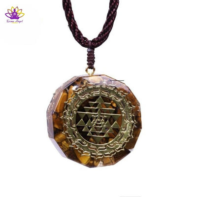 "Puissance de l'univers" - Collier pendentif en orgonite Sri Yantra protection