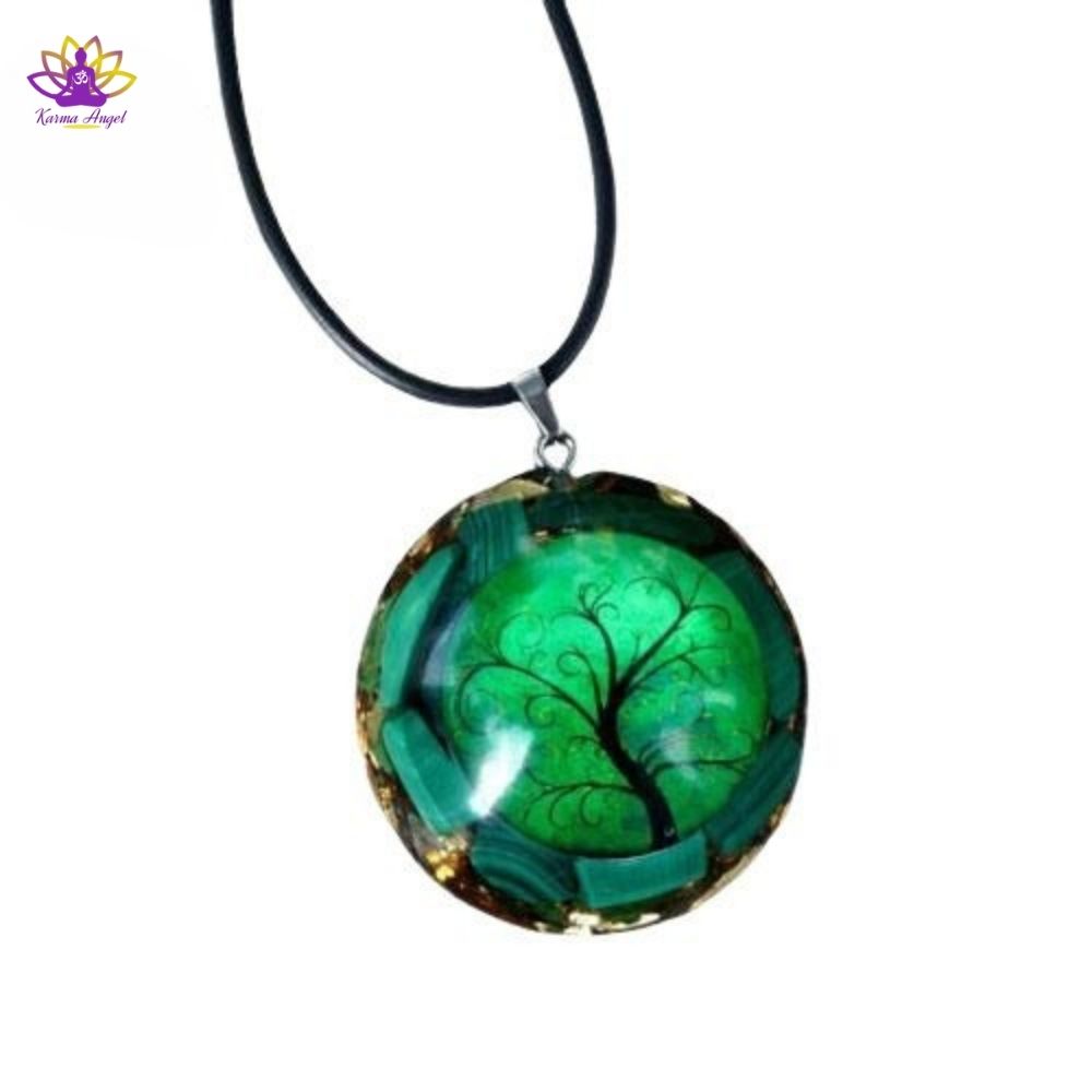 "Croissance universelle" - Collier pendentif en orgonite vert arbre de vie 