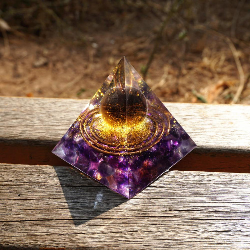 Pyramide Reiki en orgonite violet