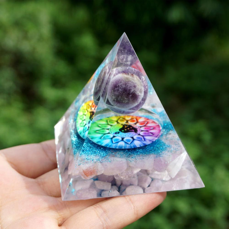 Pyramide Chakras orgonite en cristal d’améthyste