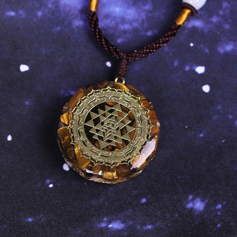Collier Sri Yantra en orgonite