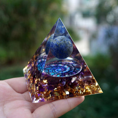 "Vérité intérieure" - Pyramide Lapis Lazuli en orgonite faite à la main