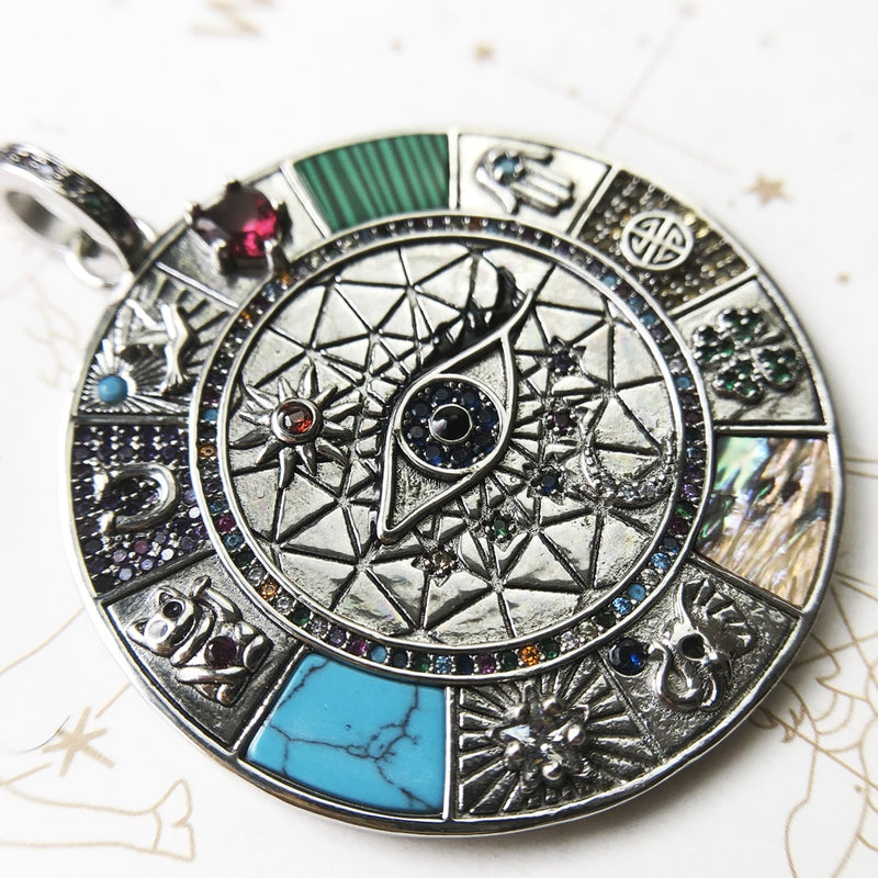 Pendentif amulette magique en argent