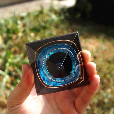 Pyramide d’énergie en orgonite