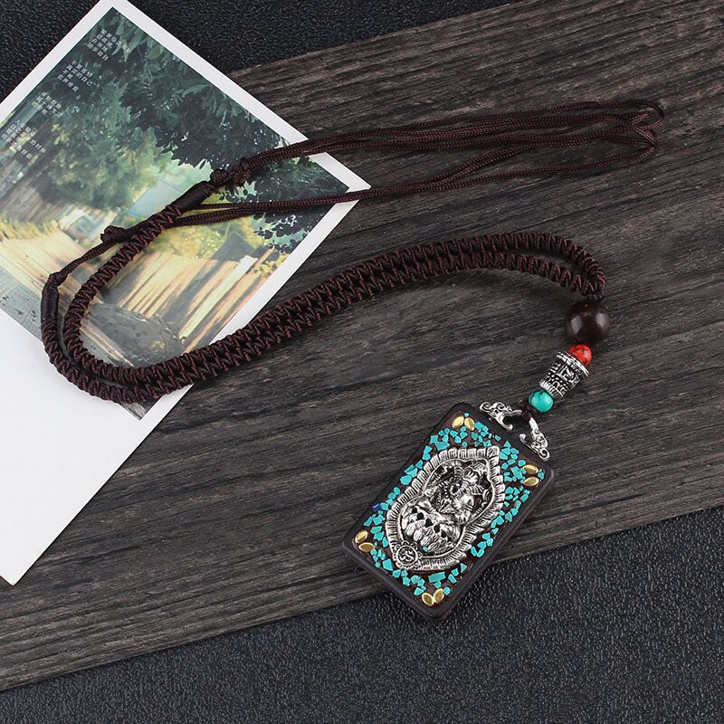 Collier ethnique en bois de santal du Népal