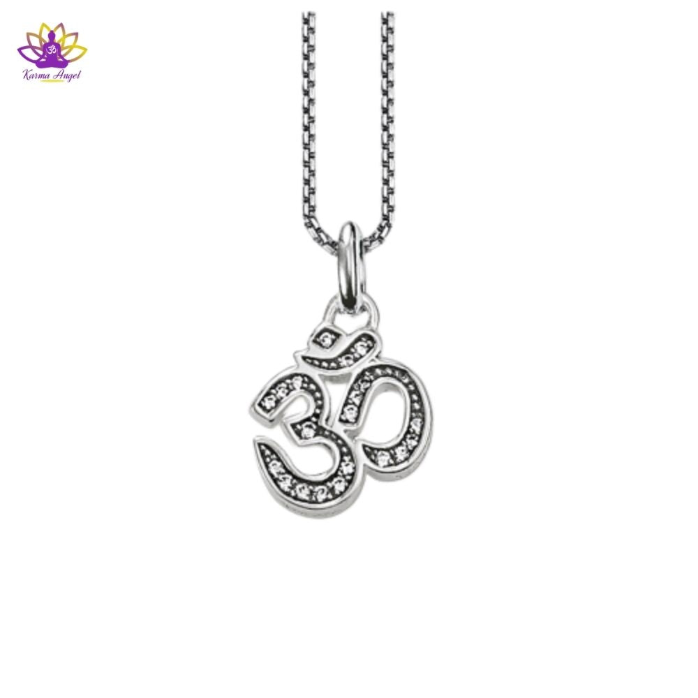 Collier avec pendentif yoga Om en argent 